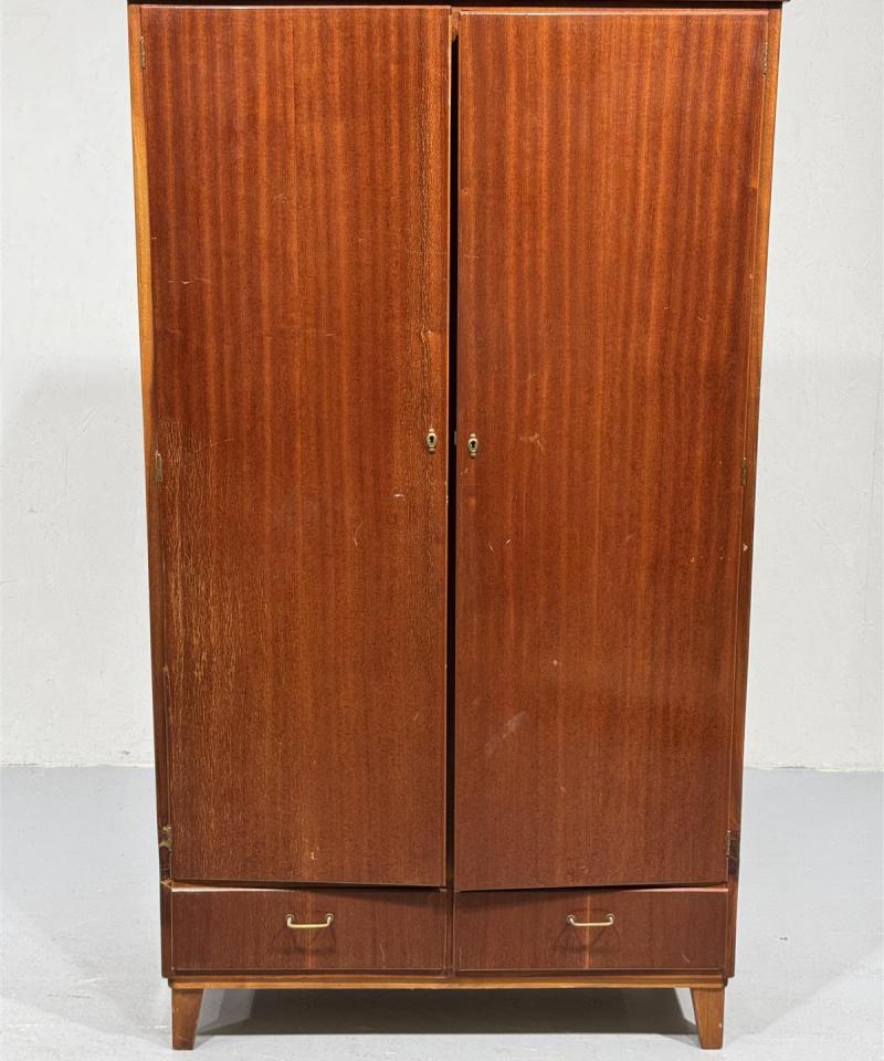 Vintage teak 60-luku vaatekaappi puu