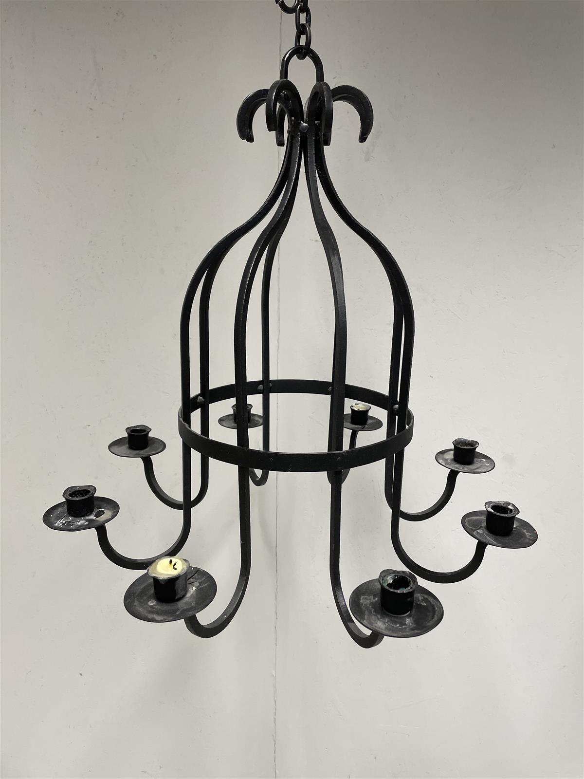 Kynttiläkruunu metalli musta