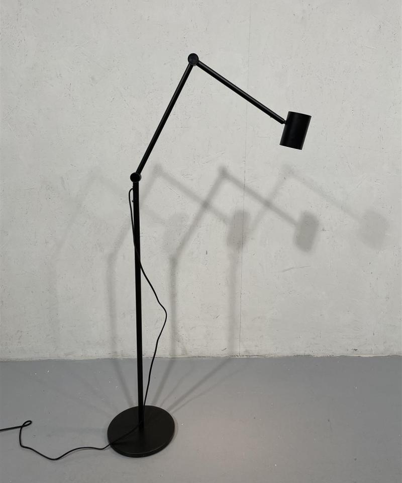 Ikea Nymåne lattiavalaisin