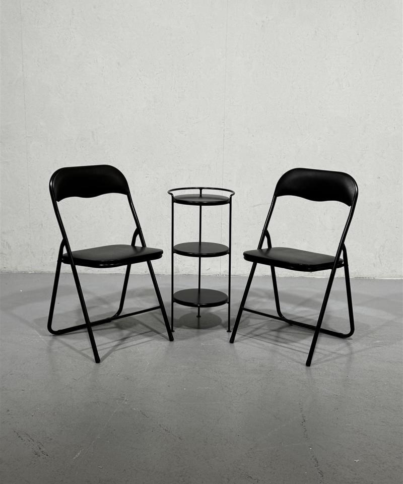 Kokoontaitettava tuolipari ja sivupöytä