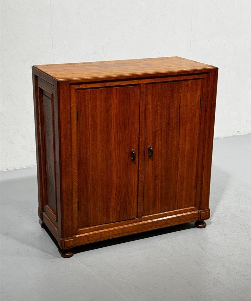 Rustiikki kaappi 60-luku