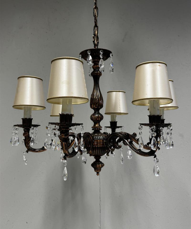 Klassinen kattokruunu 6 valaisinpistettä