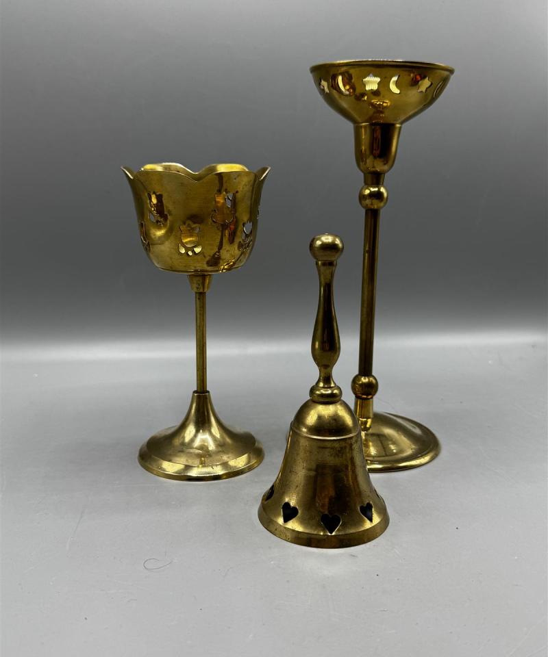 Vintage kynttilänjalat ja kello messinki