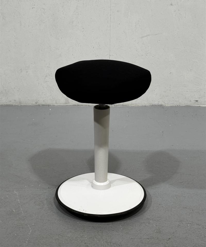 Stoo Triangle aktiivituoli työtuoli