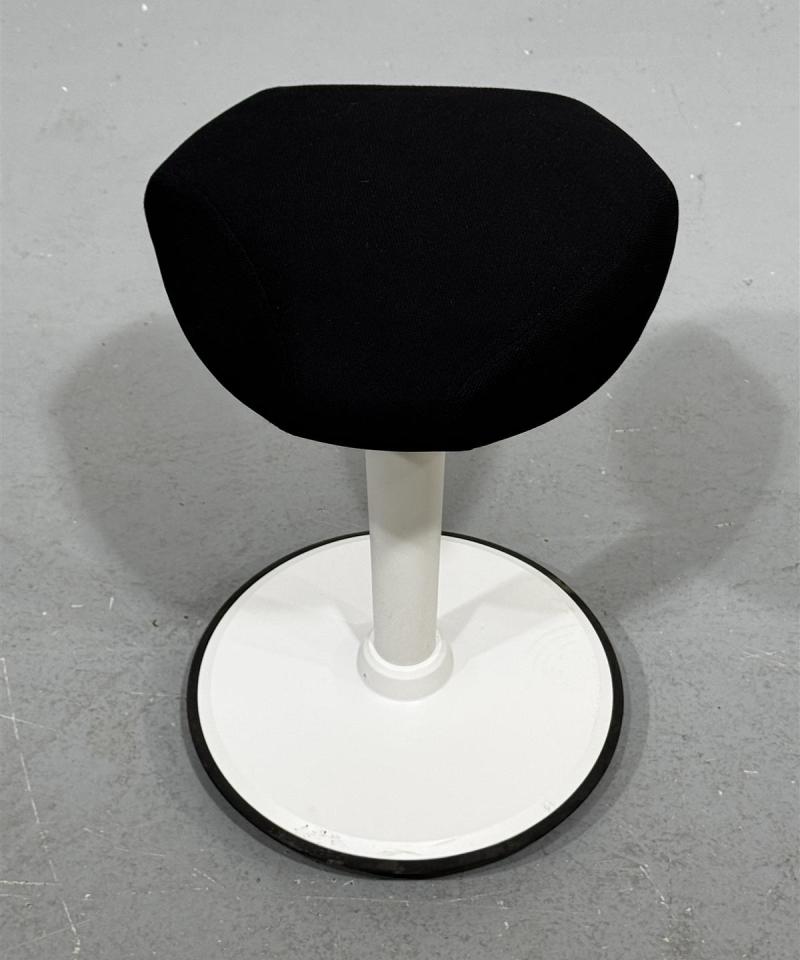 Stoo Triangle aktiivituoli työtuoli