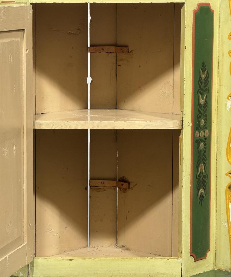 Vintage talonpoikaisrokokoo kaappi 1800-luku