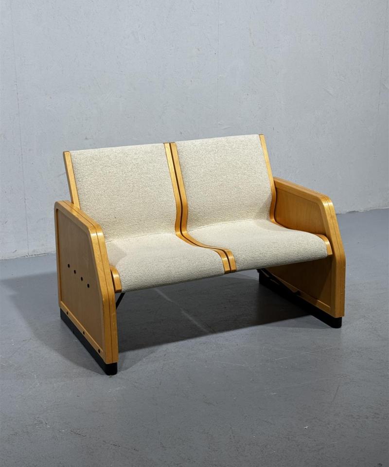 P.O. Korhonen sohvapenkki