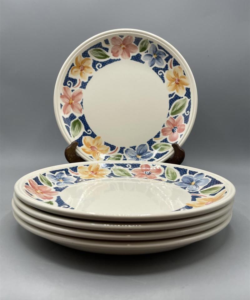 Staffordshire kukkakuvioiset lautaset 5kpl