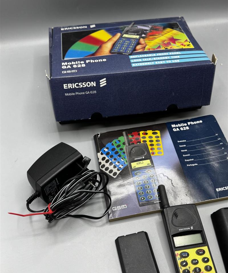 Retro Ericsson GA 628 matkapuhelin
