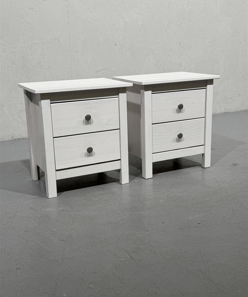 Yöpöydät, valkoiset (2 kpl)