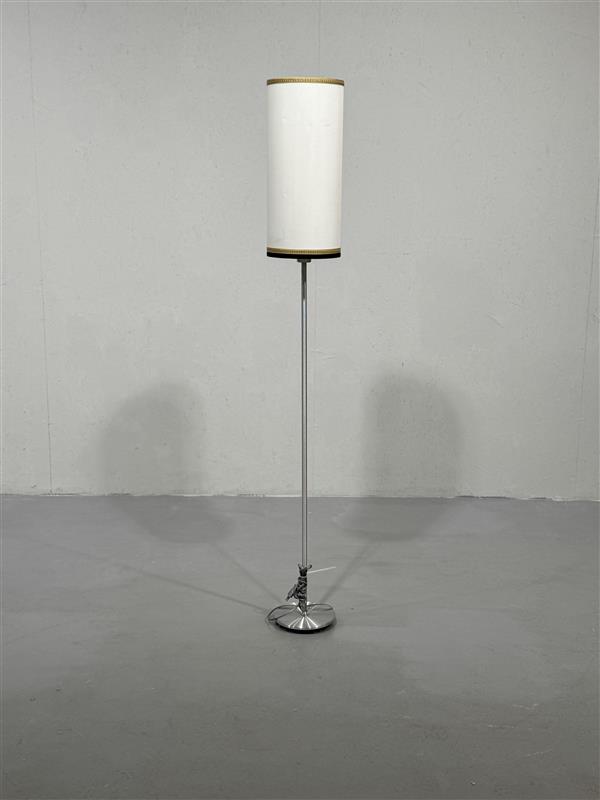 Jalkavalaisin kapealla varjostimella