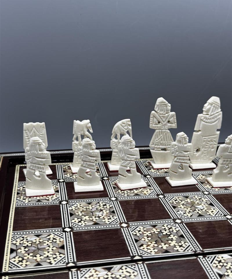 Shakki- ja backgammon-setti luunappulat