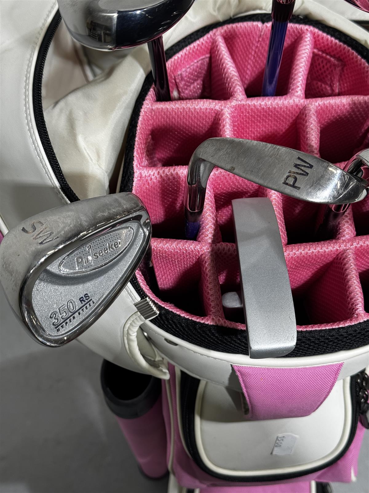 Precept golfbägi ja Pinseeker mailat