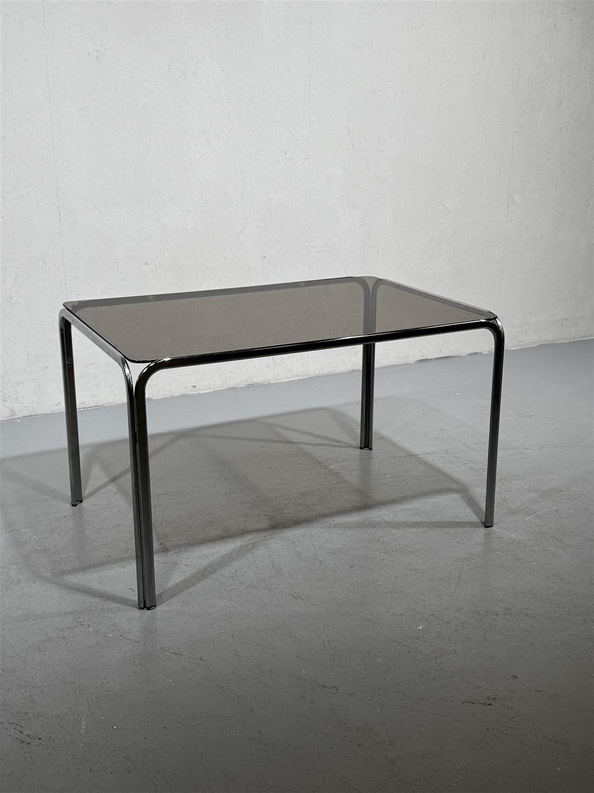 Retro pöytä 123x83 savulasi