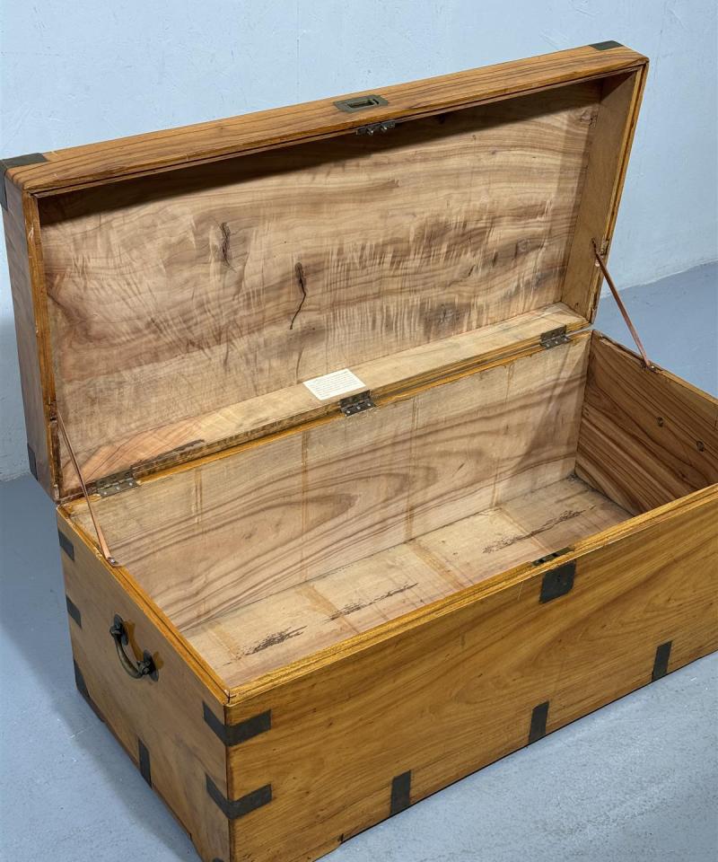 Vintage talonpoikais arkku puu (ei avainta)