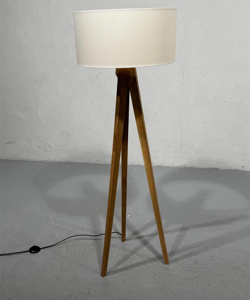 Valaisin Grönlund lattiavalaisin tammipuu