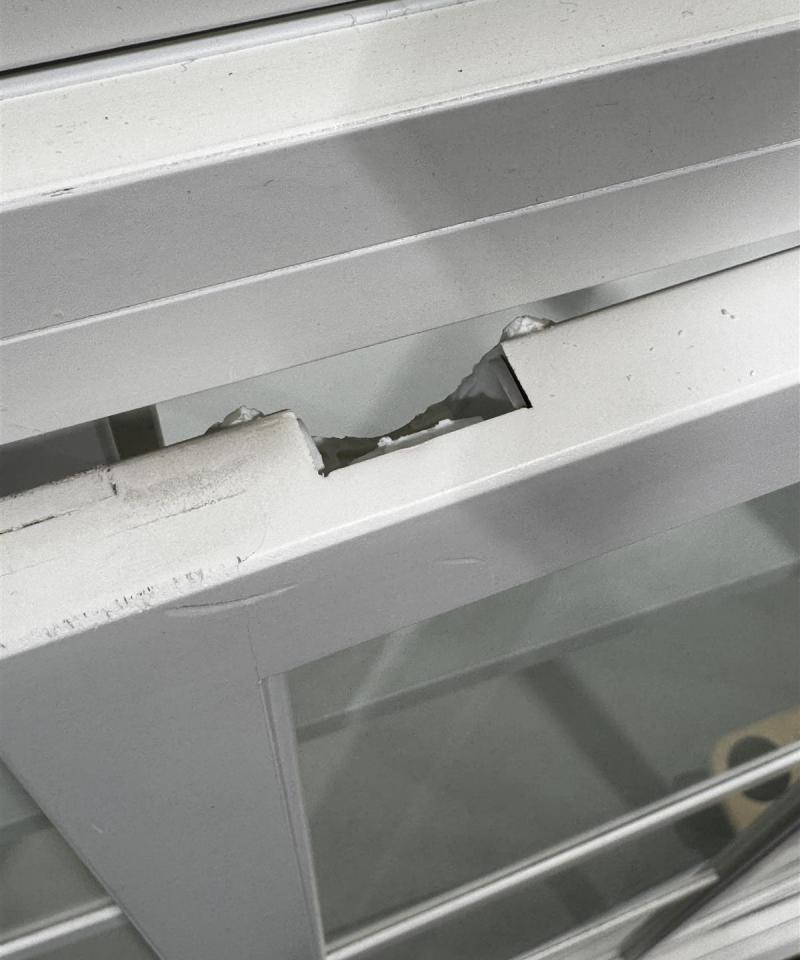 ByNiemi Gustav vitriinikaappi