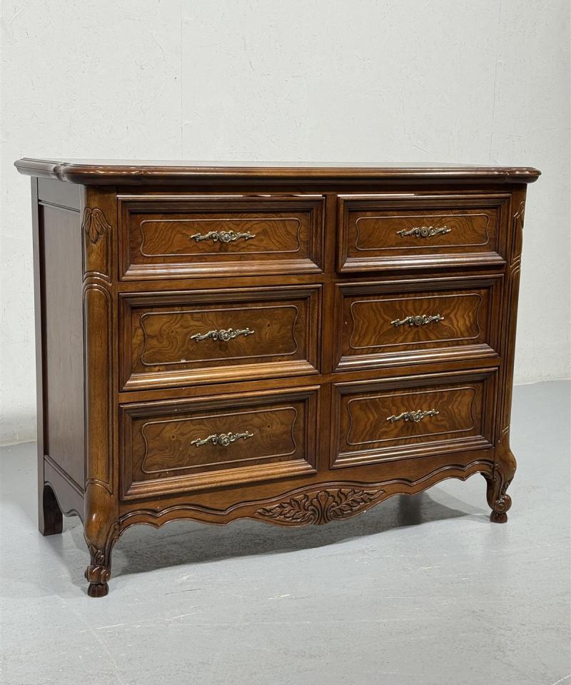 Uusrokokoo lipasto, 6 laatikkoa