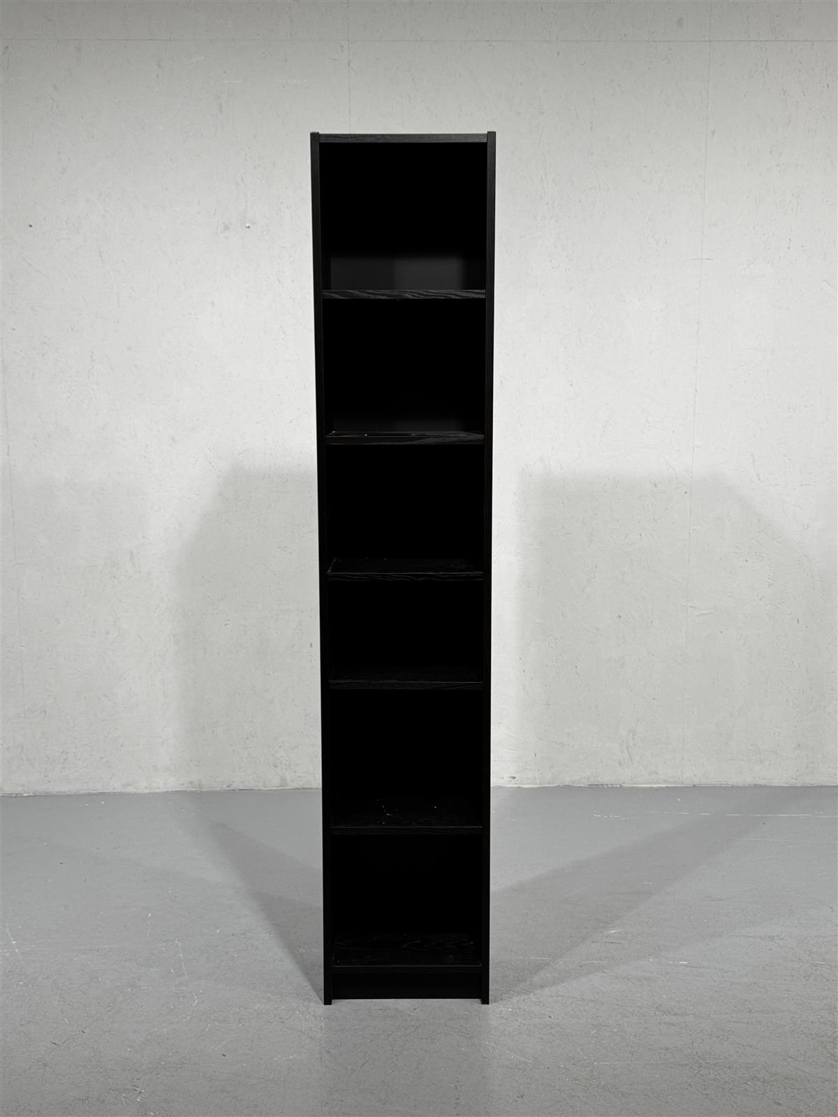 Ikea Billy hyllykkö musta