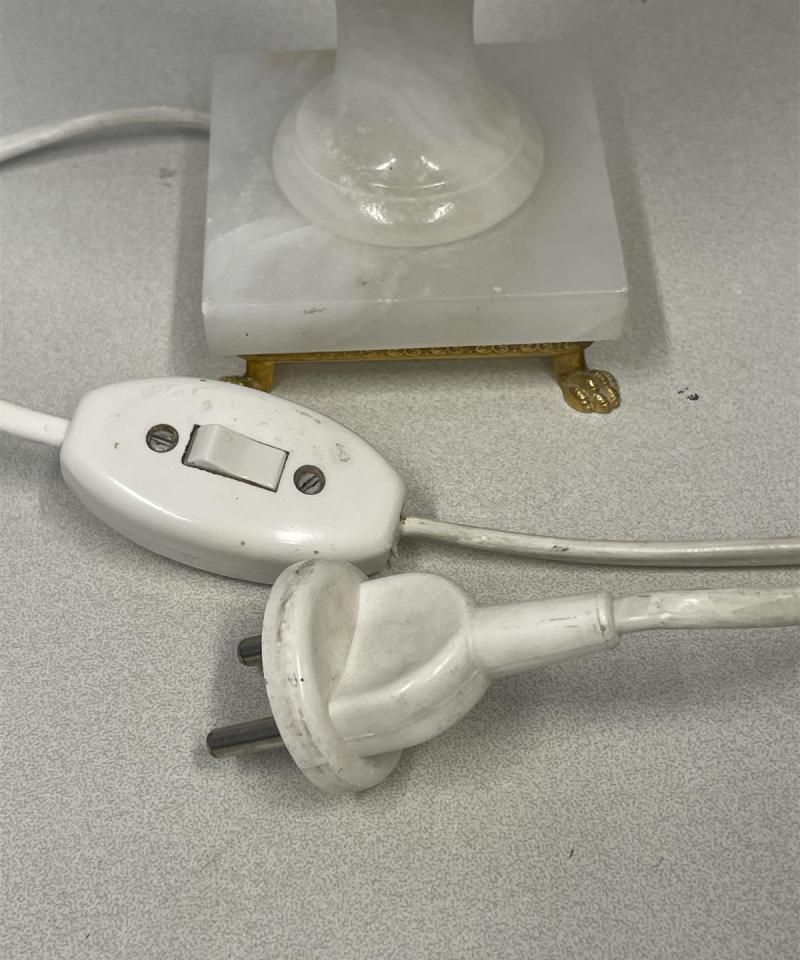 Vintage pöytävalaisin marmori valkoinen