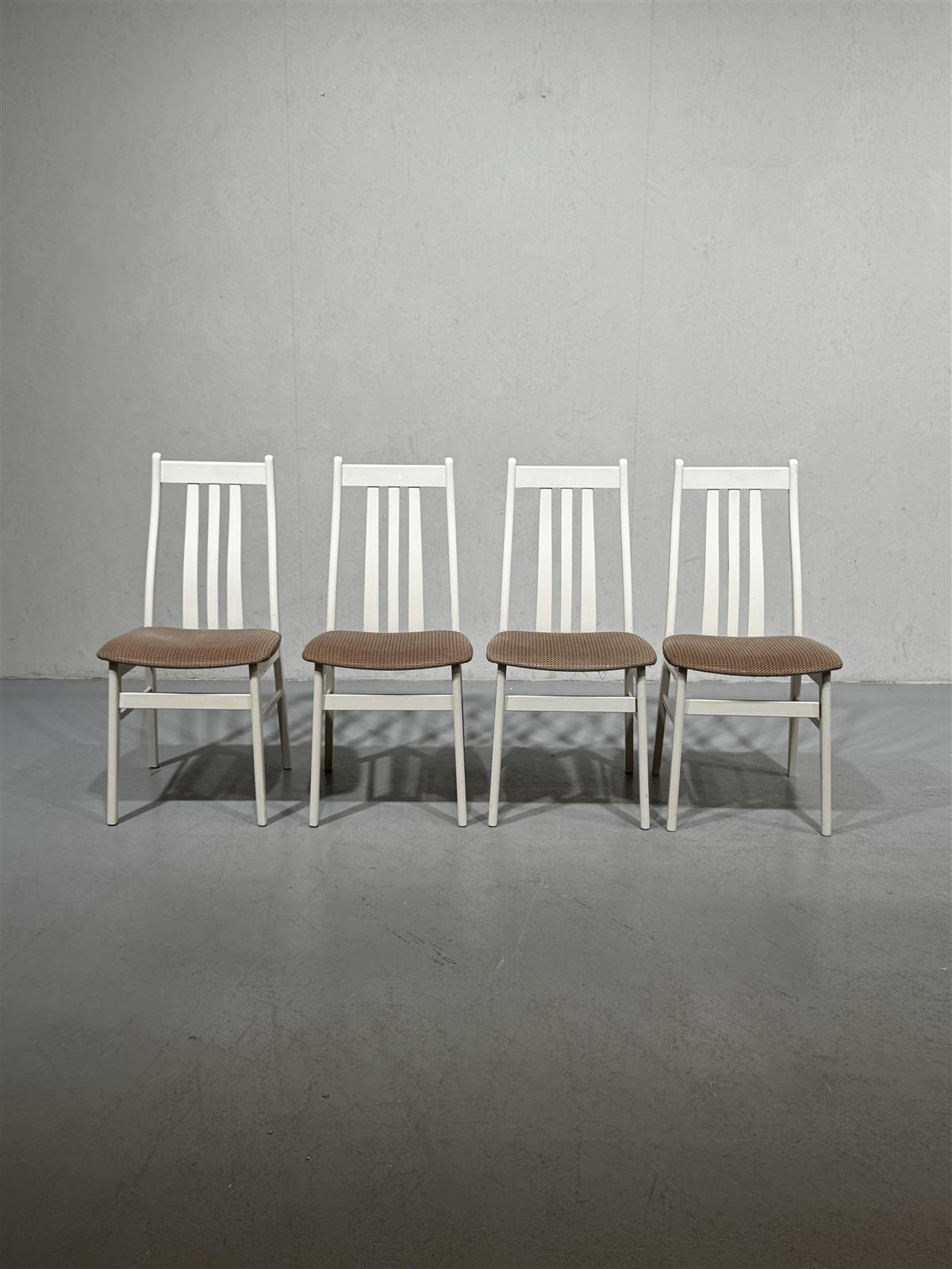 Farstrup Retro tuolit, valkoiset (4 kpl)