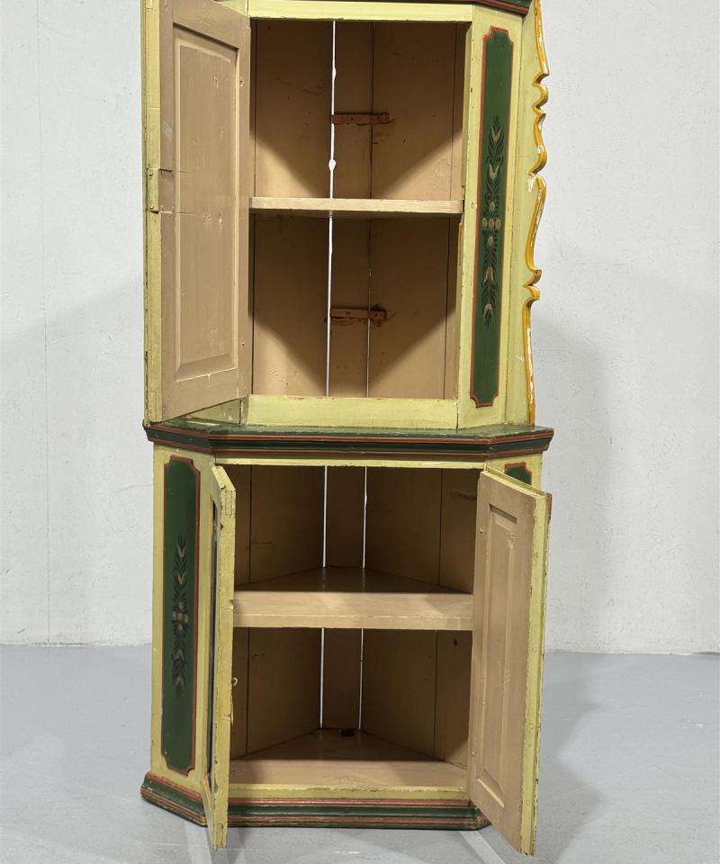 Vintage talonpoikaisrokokoo kaappi 1800-luku