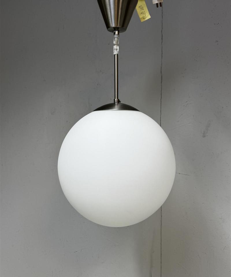 Heat valkoinen pallovalaisin