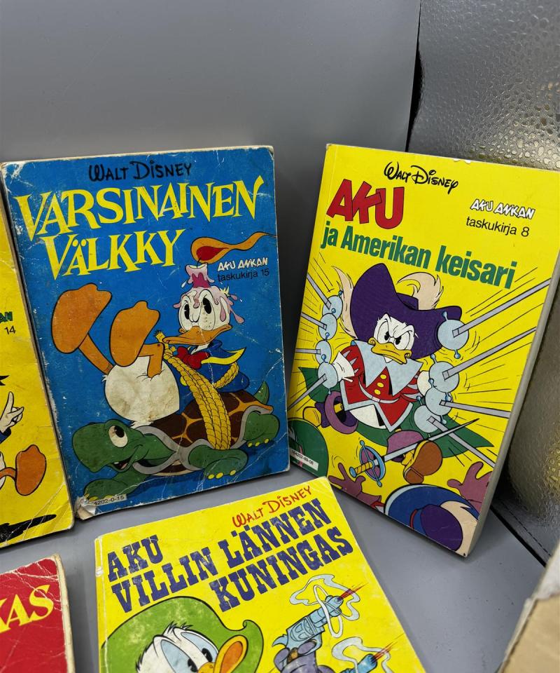 Aku Ankka taskukirja setti