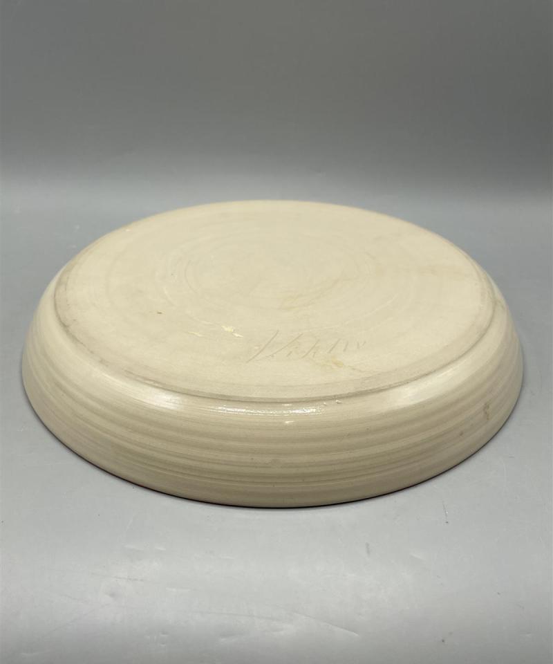 Vaaleanpunainen koristeellinen tarjoilulautanen