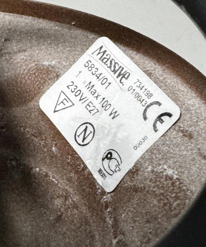 Massive kattovalaisin