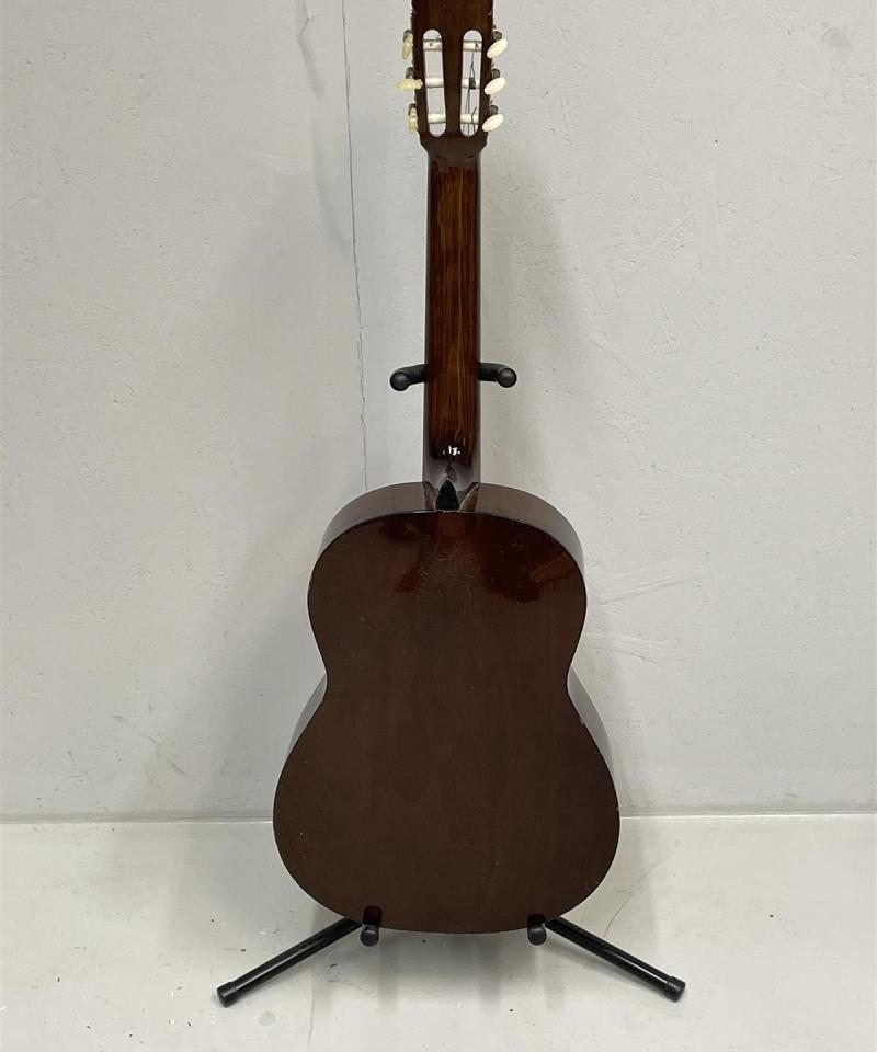 Sanchez akustinen kitara + teline