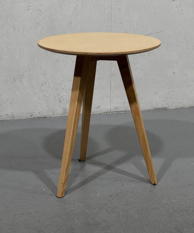 Moderni sivupöytä 50cm puu