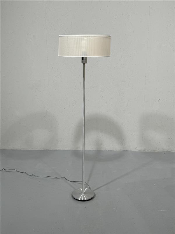 Lattiavalaisin kromi - valkea varjostin