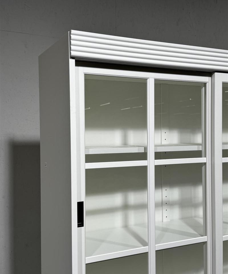 ByNiemi Gustav vitriinikaappi