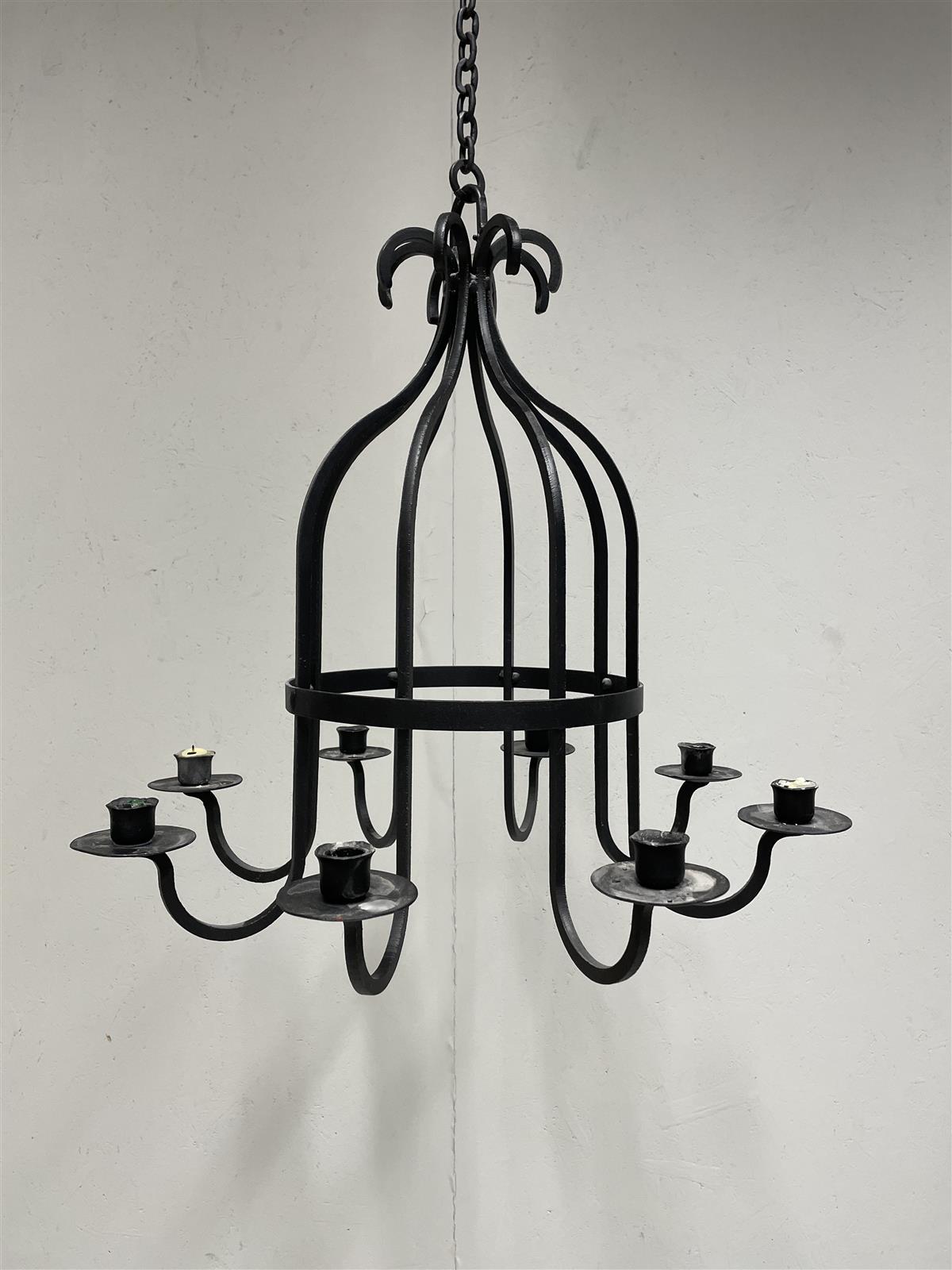 Kynttiläkruunu metalli musta