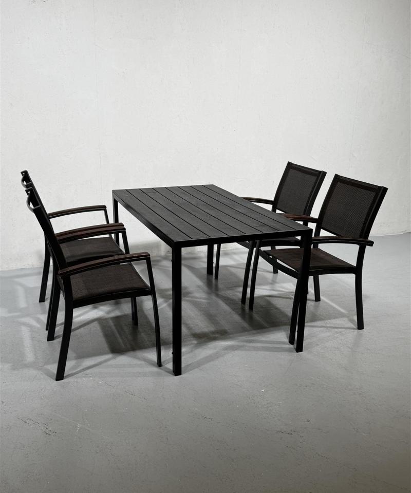 Puutarharyhmä ruokapöytä ja tuolit (4 kpl)