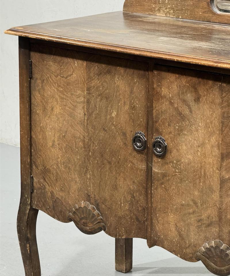 Vintage talonpoikais senkki peilillä, ruskea