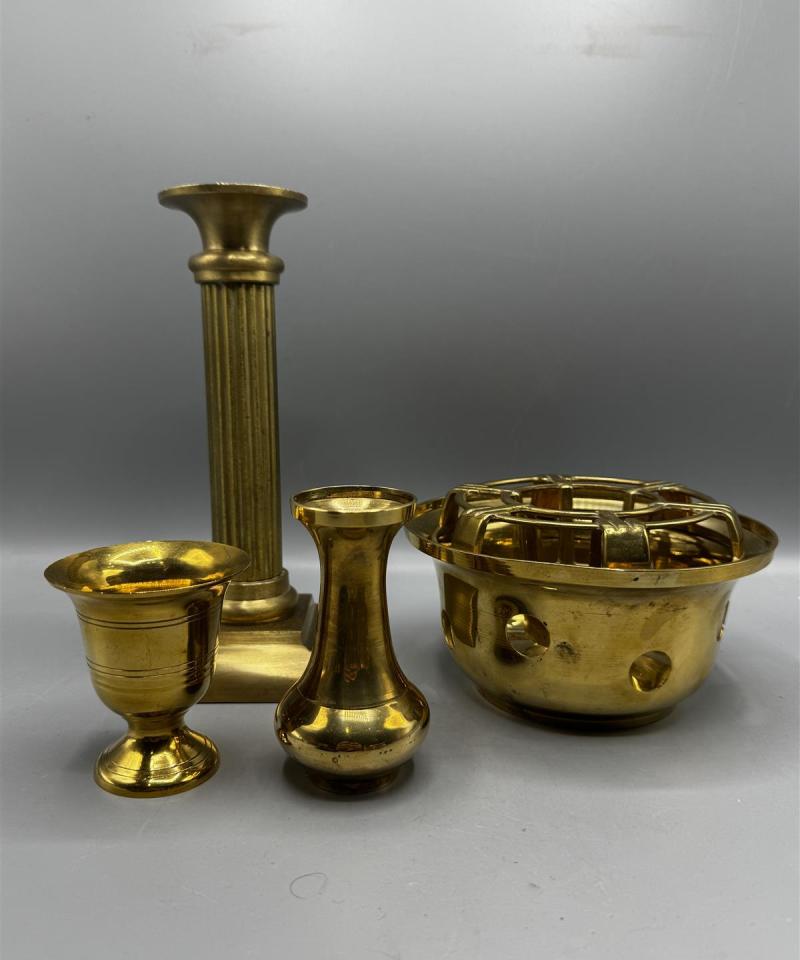 Messinkiset koriste-esineet (4 kpl)