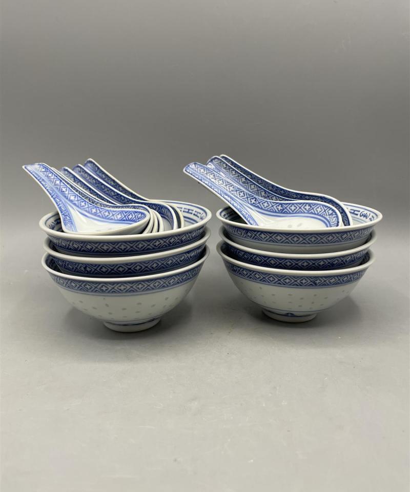 Riisiposliini kulhot ja lusikat 7+12-osaa