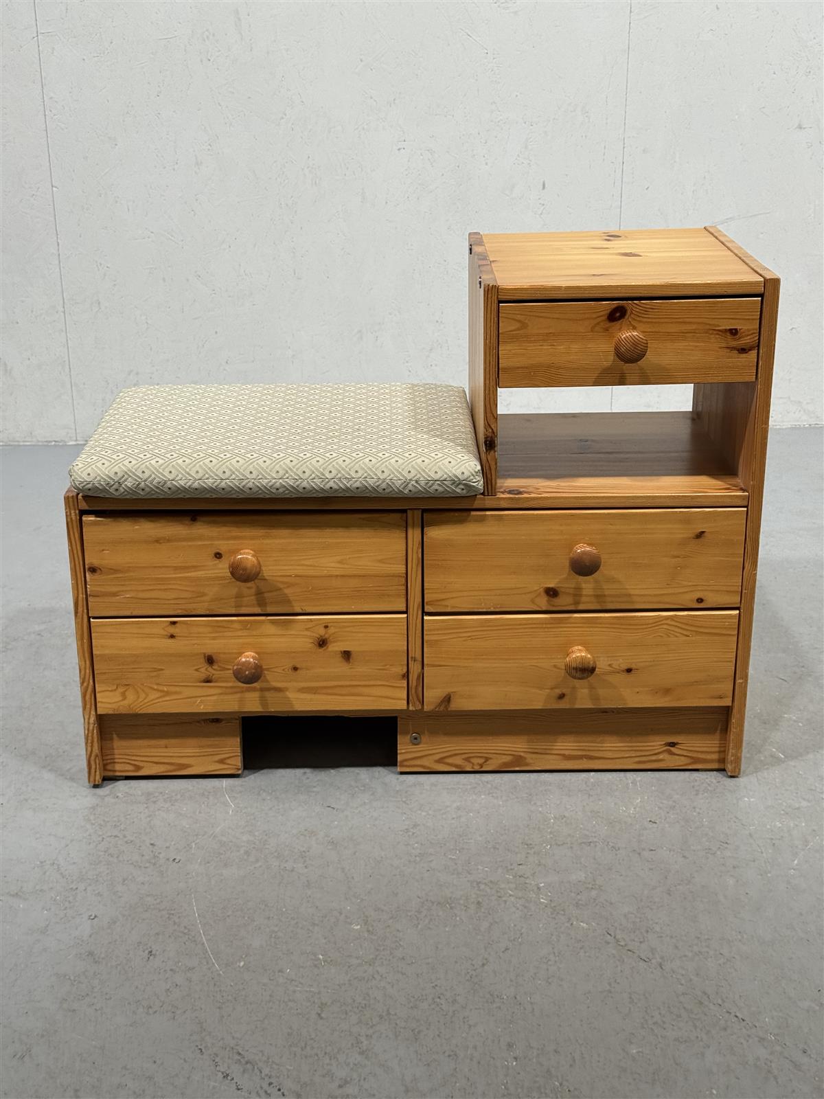 Vintage säilytyspenkki