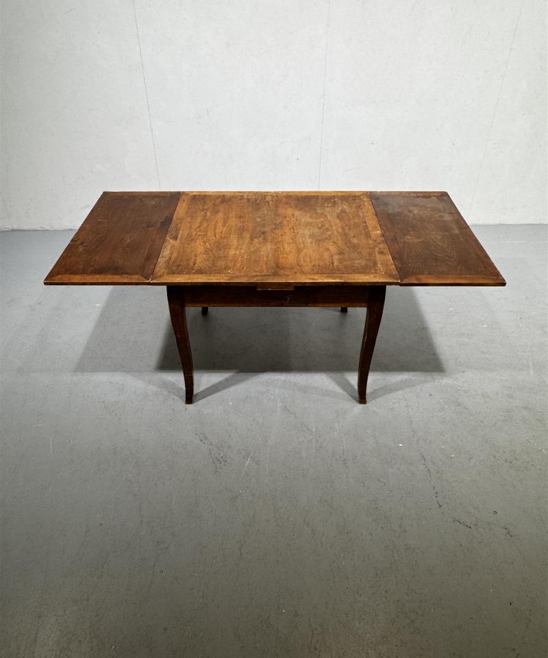 Vintage ruokapöytä 100x90cm levitettävä