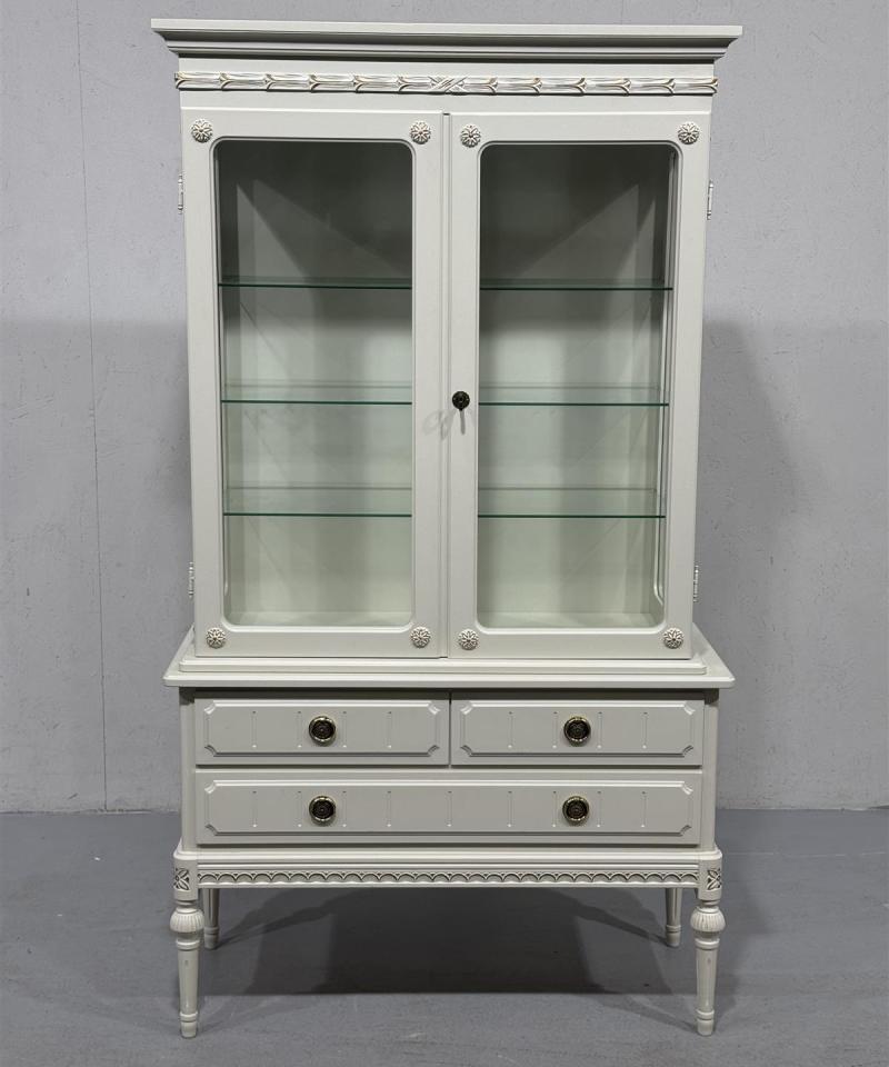 Laitalan Huonekalutehdas Kustavilainen vitriinikaappi