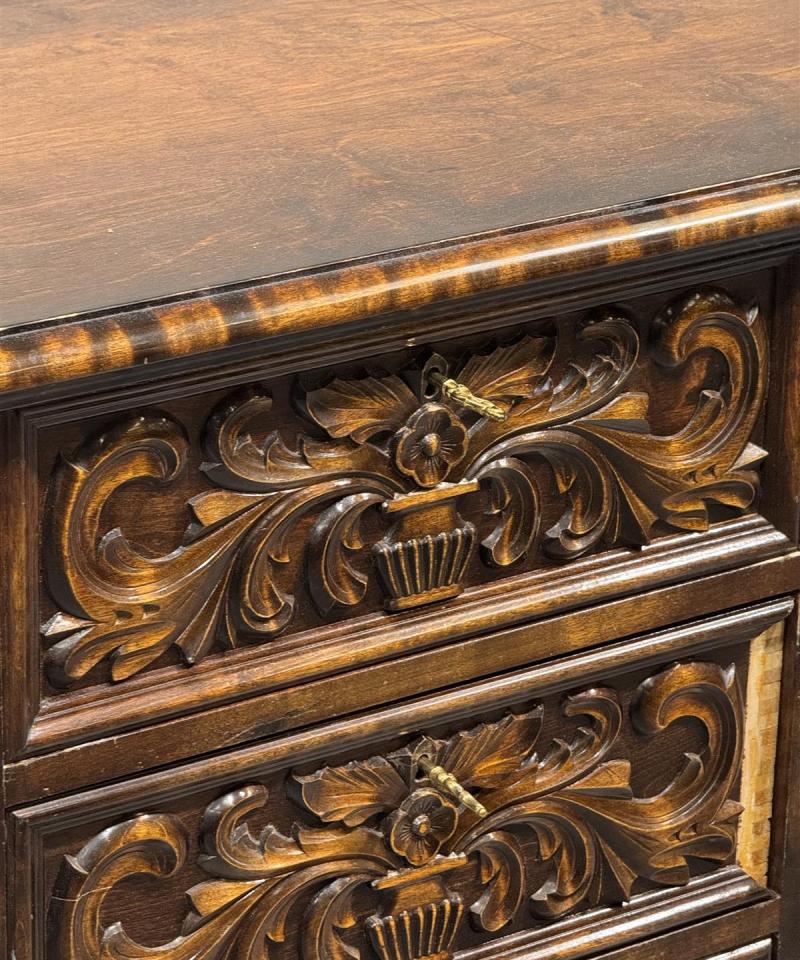 Vintage barokki senkki puu ruskea