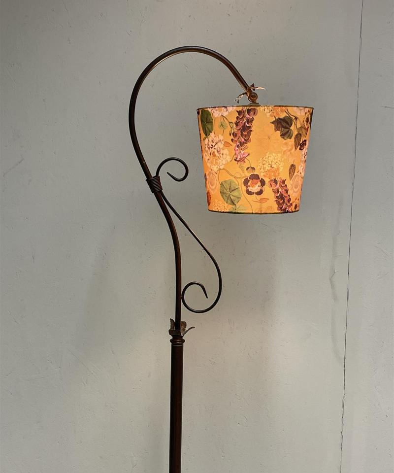 Aneta Country lattiavalaisin kukkakuvioisella varjostimella