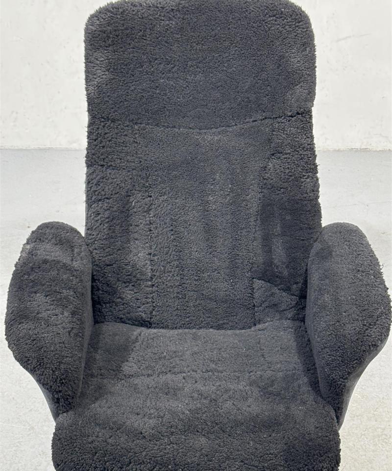 Venture Rolf musta teddy nojatuoli ja rahi