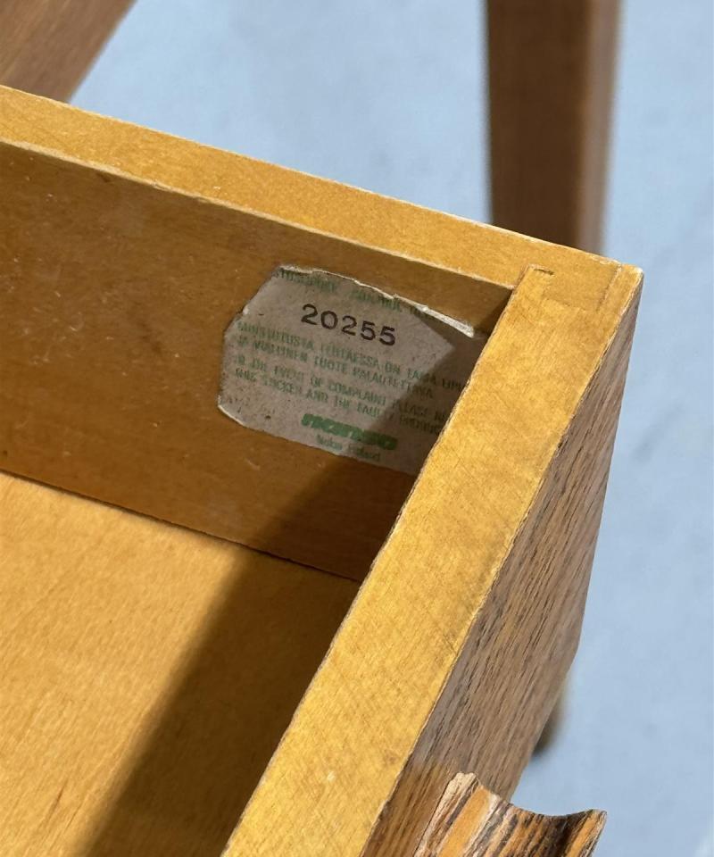 Vintage kirjoituspöytä /ompelukonepöytä