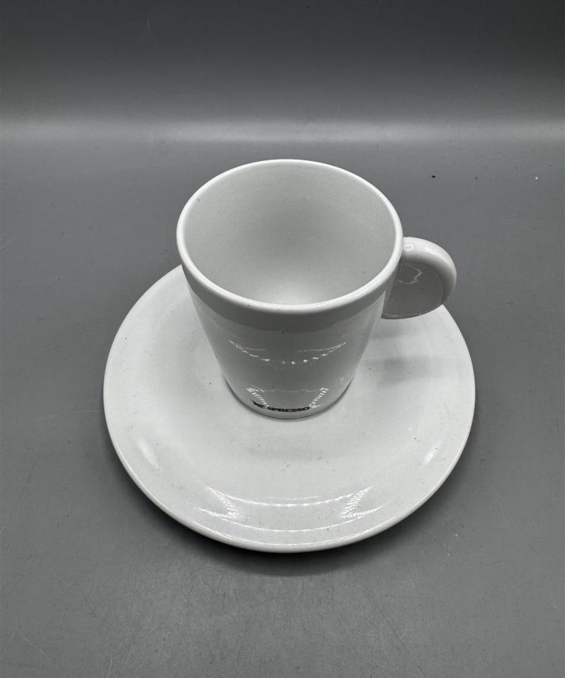 Nespresso espressokuppeja ja tasseja setti