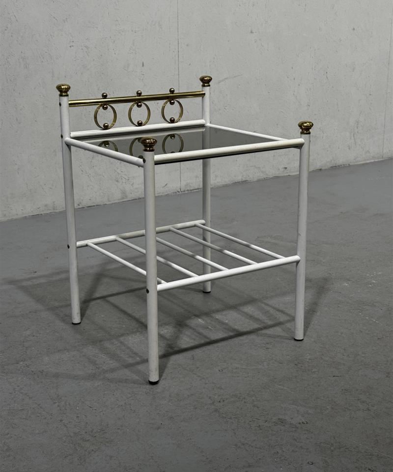 Vintage sivupöytä valkoinen