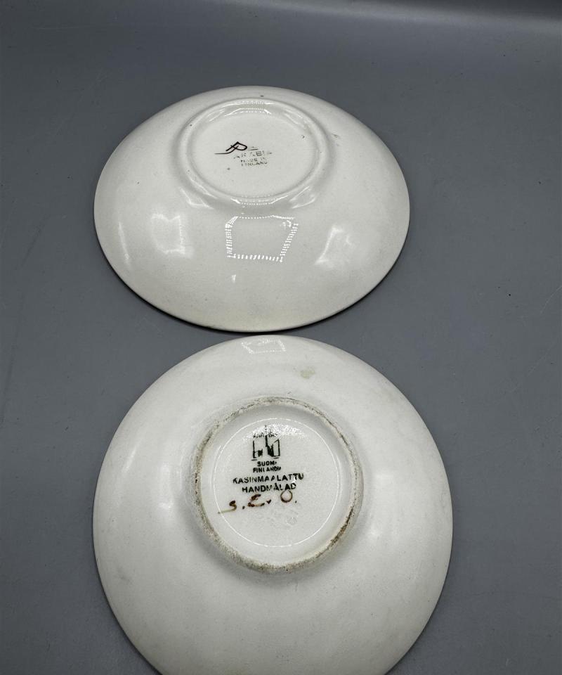 Arabia käsinmaalatut lautaset (2 kpl)