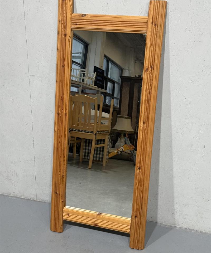 Peili puukehyksellä, norja